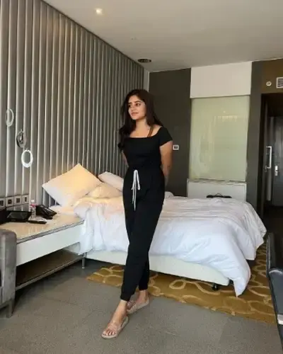 Call Girls Morjim Beach Cash On Delivery