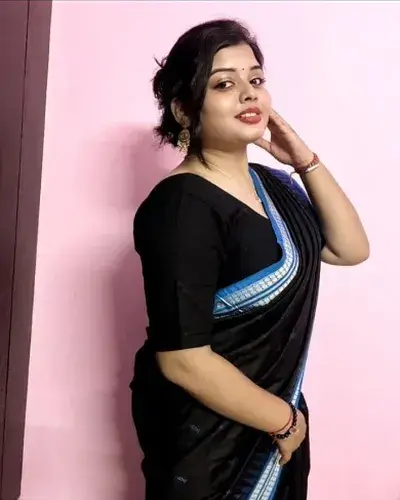 Call Girl in Morjim Beach